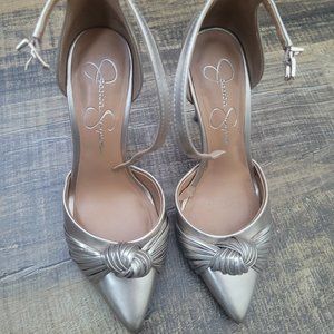 Jessica Simpson heel